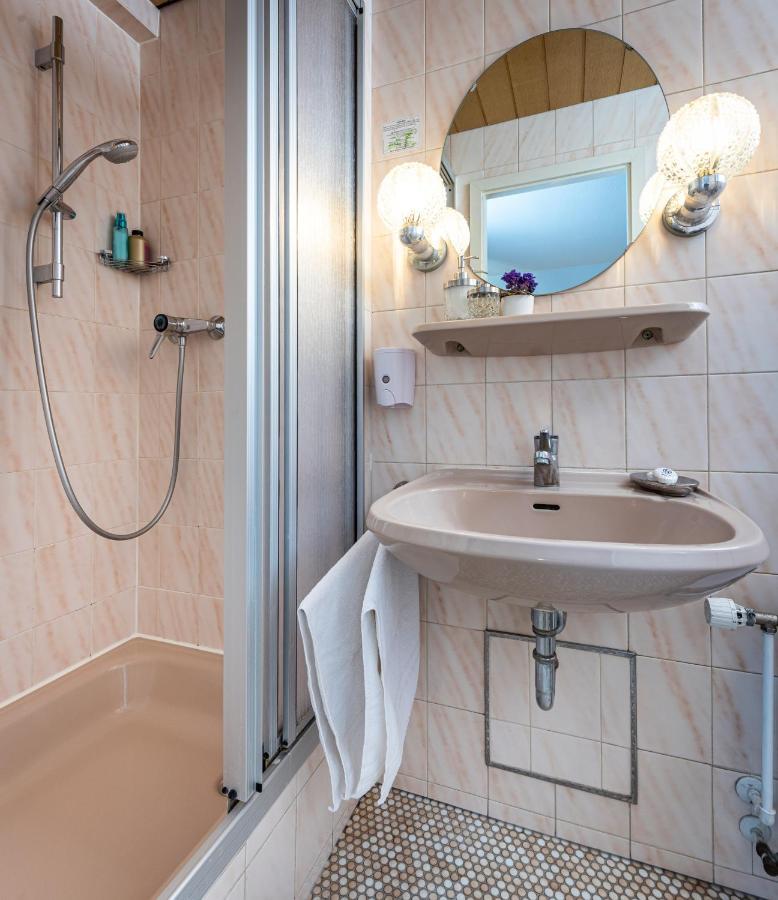 Ratskeller Lauda Hotell Exteriör bild